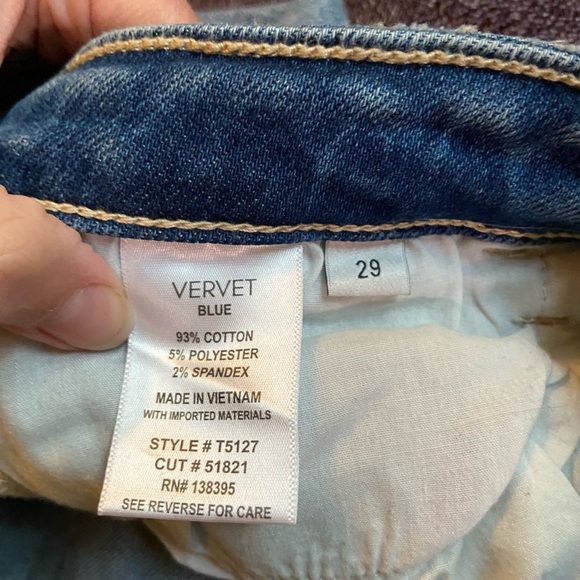 BRAND NEW Vervet Distressed Straight Leg Jeans - Picture 9 of 11